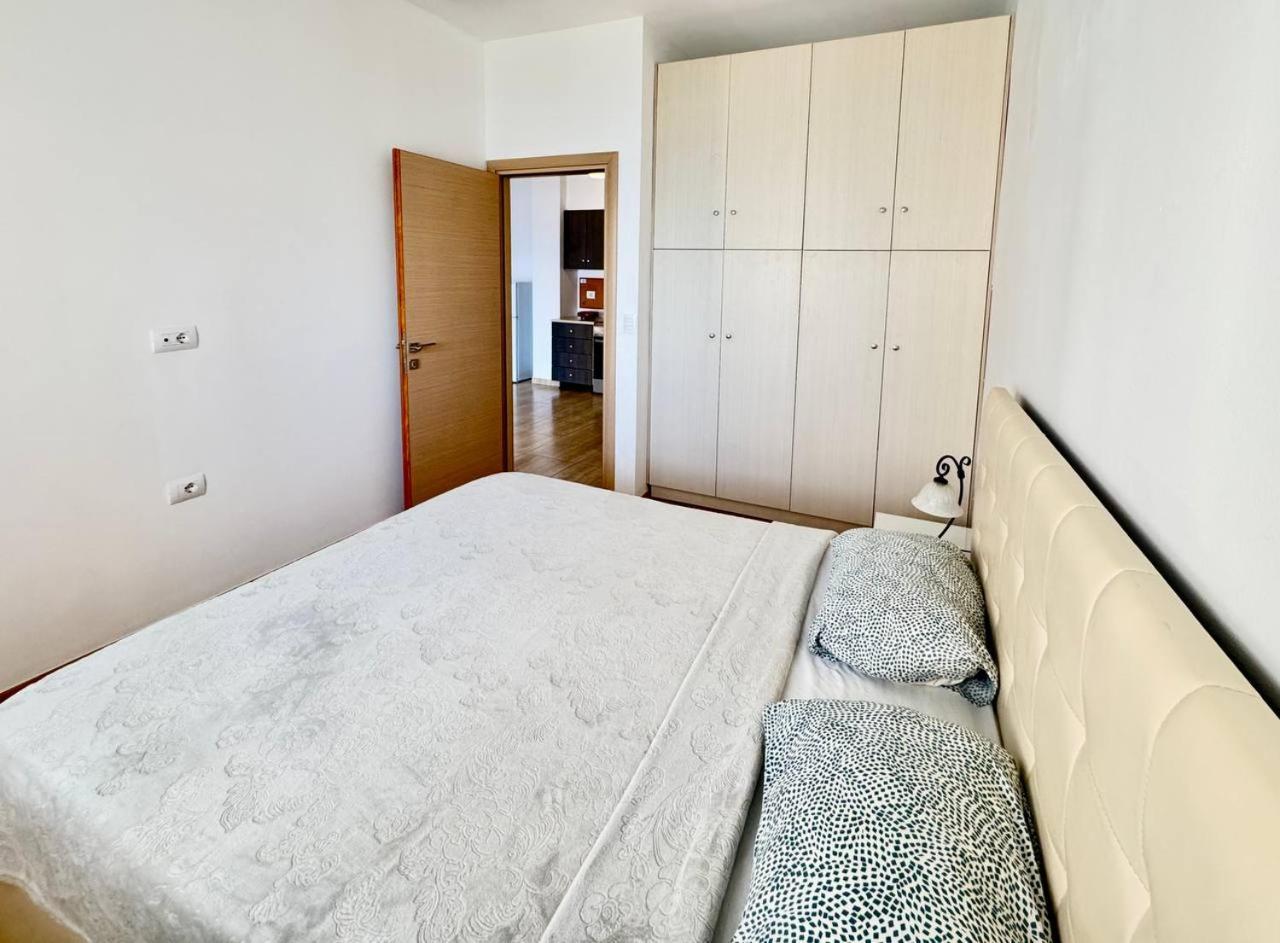 4 Seasons Sea View Apartment Sarandë Eksteriør bilde