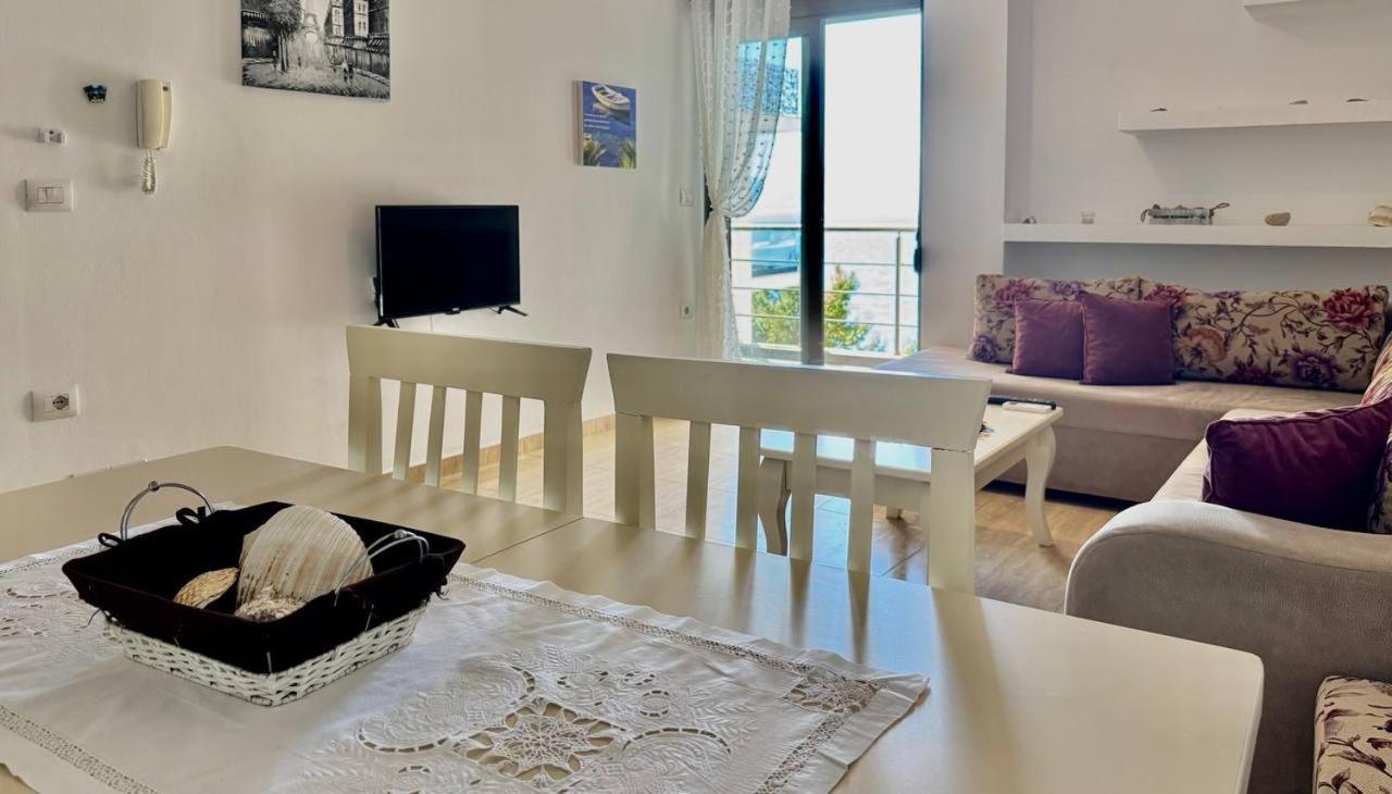 4 Seasons Sea View Apartment Sarandë Eksteriør bilde